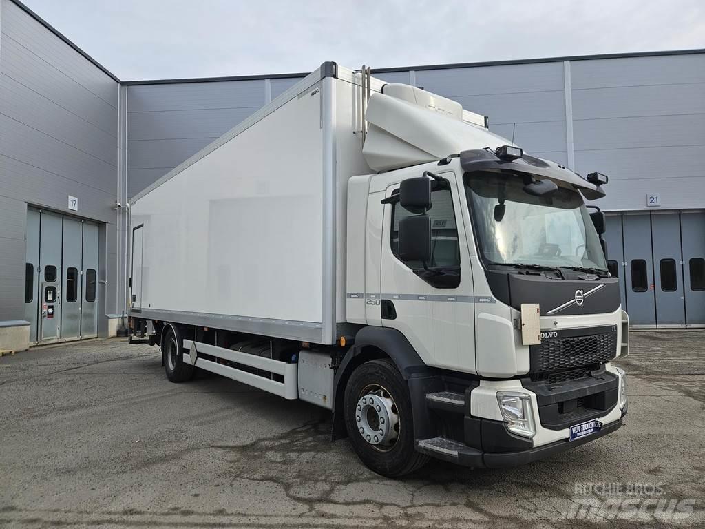 Volvo FL Tovornjaki zabojniki