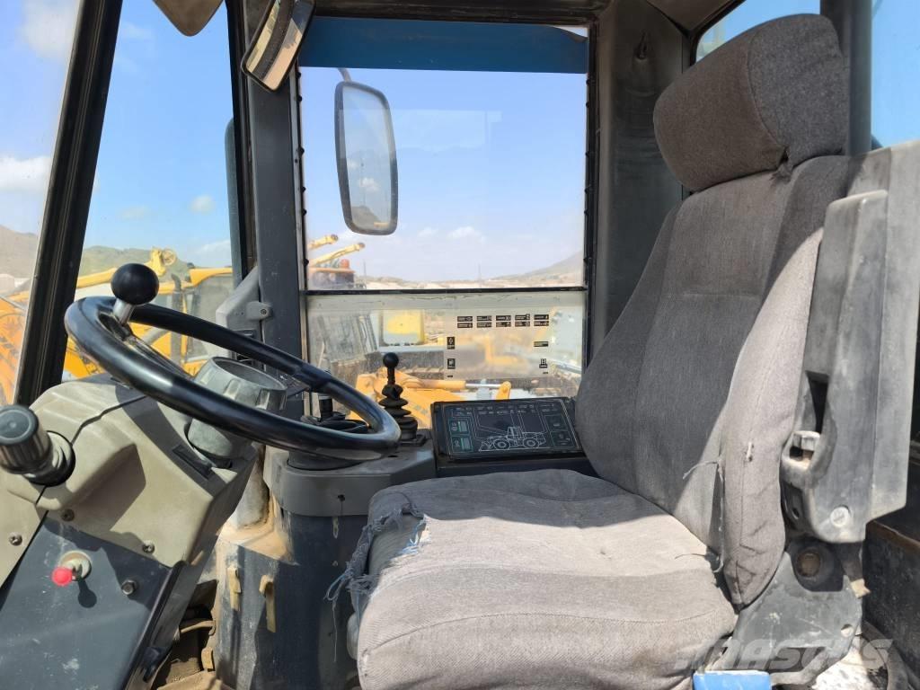 CASE 721 B XT Kolesni nakladalci