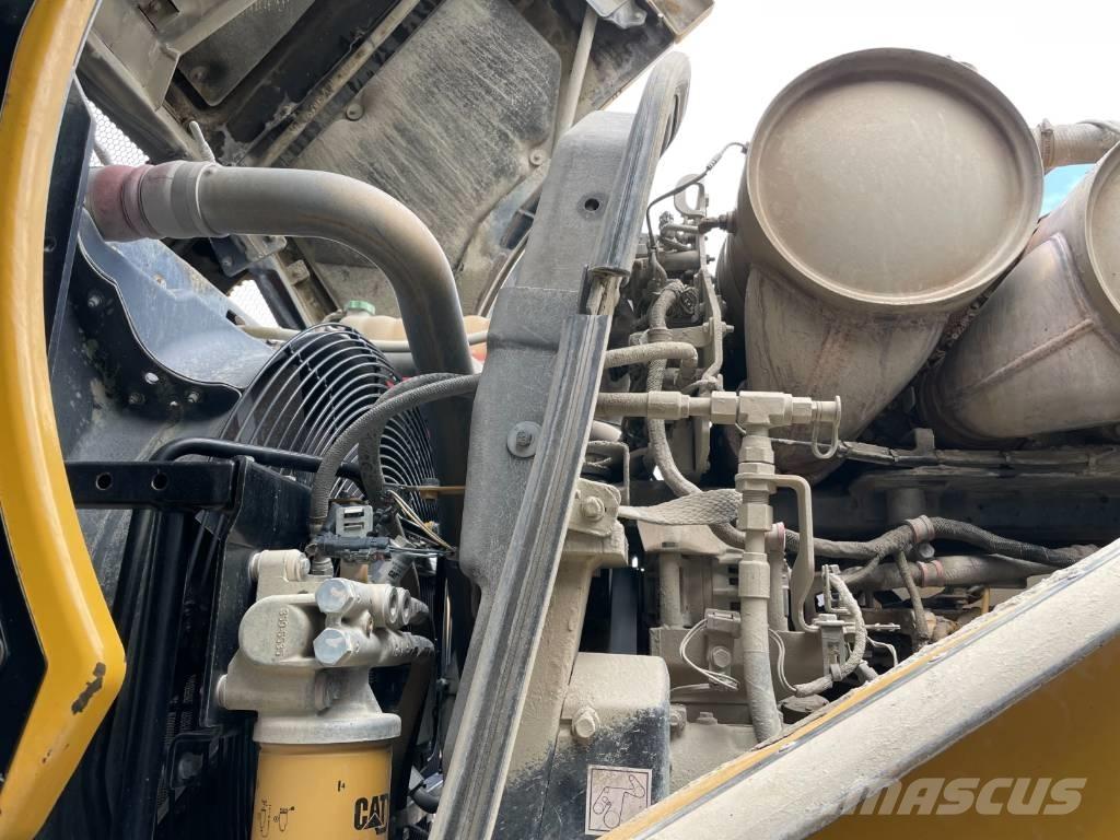 CAT 972M Kolesni nakladalci