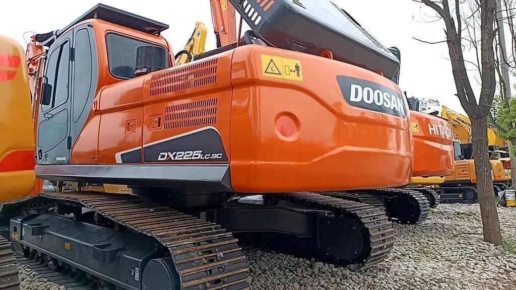 Doosan 225 LC-9 Bagri goseničarji