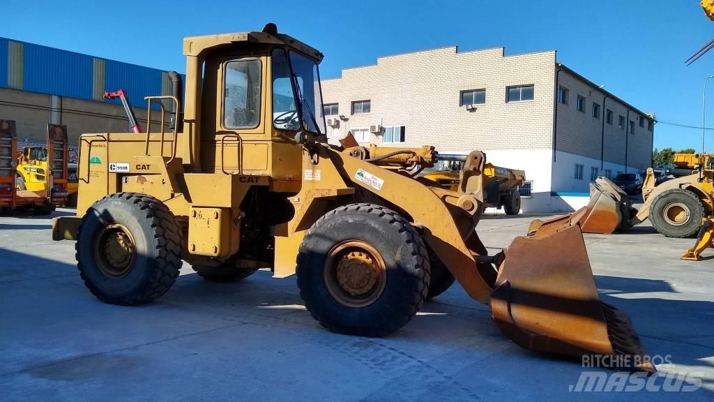 CAT 950 B Kolesni nakladalci