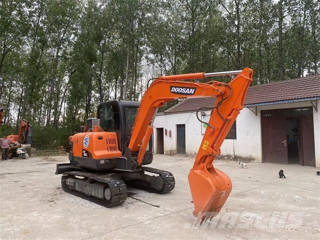 Doosan dx60 Bagri goseničarji