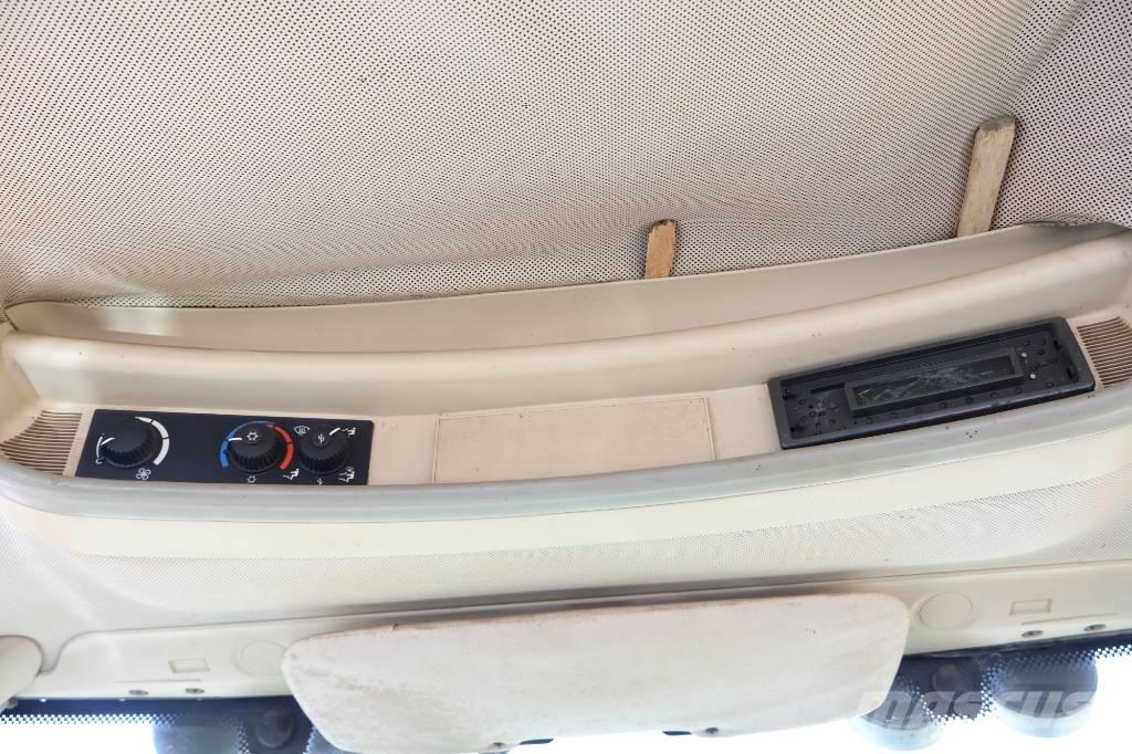 John Deere 6830 Traktorji