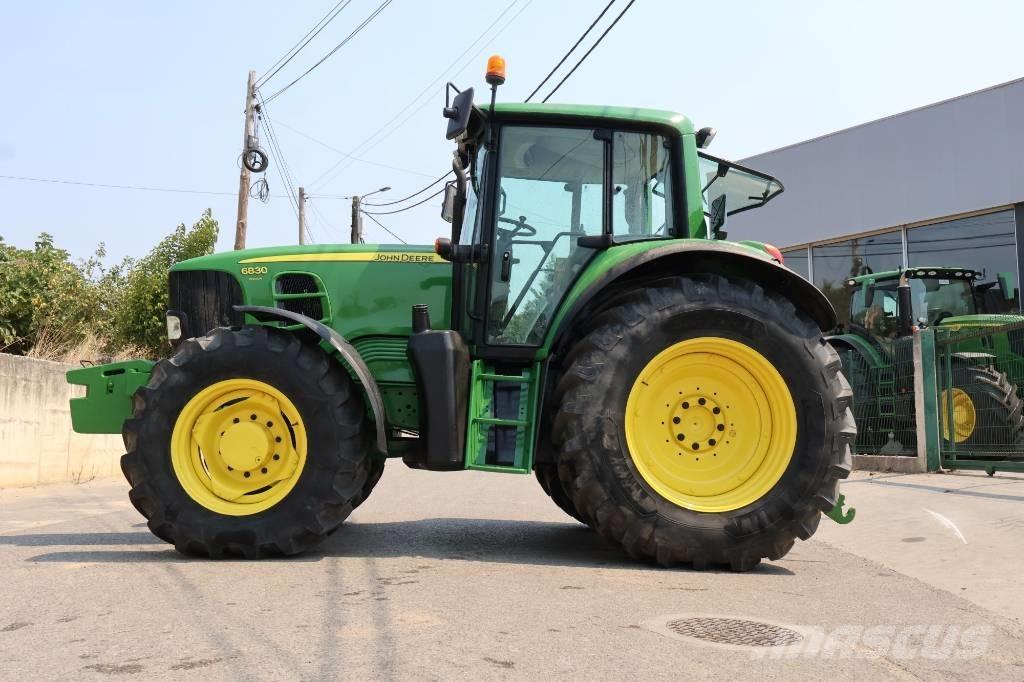 John Deere 6830 Traktorji