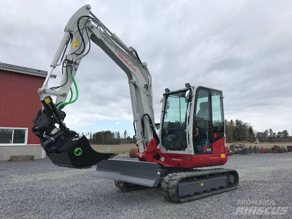 Takeuchi TB260 Mini bagri <7t