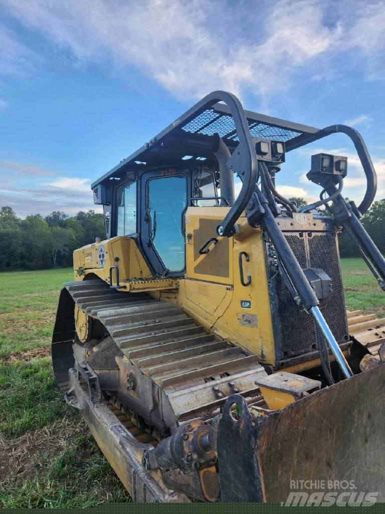 CAT D 6 Buldožerji goseničarji