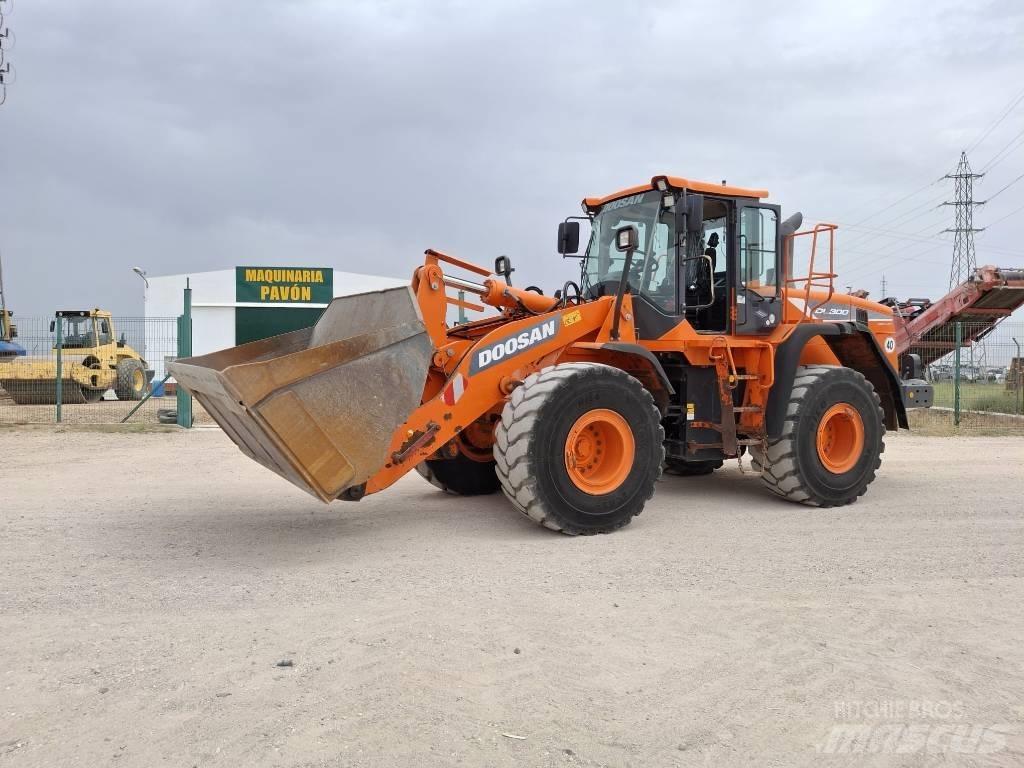 Doosan DL 300-5 Kolesni nakladalci
