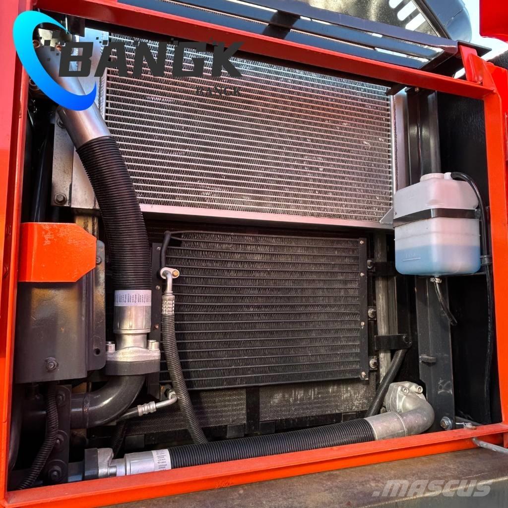 Doosan DX225LCA Bagri goseničarji