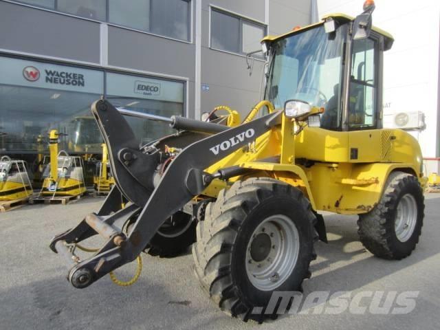 Volvo L 35 Kolesni nakladalci
