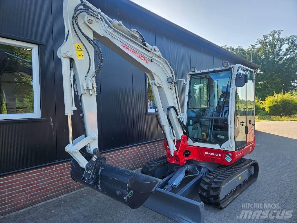 Takeuchi TB 240 Mini bagri <7t