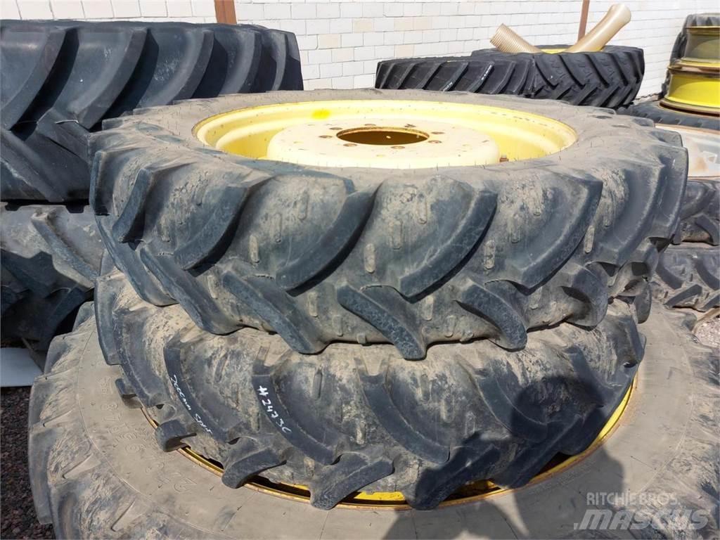 Kleber 270/95R32 Gume, kolesa in platišča