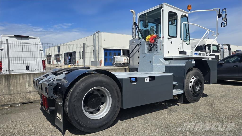 MOL YM225 Terminalni vlačilci