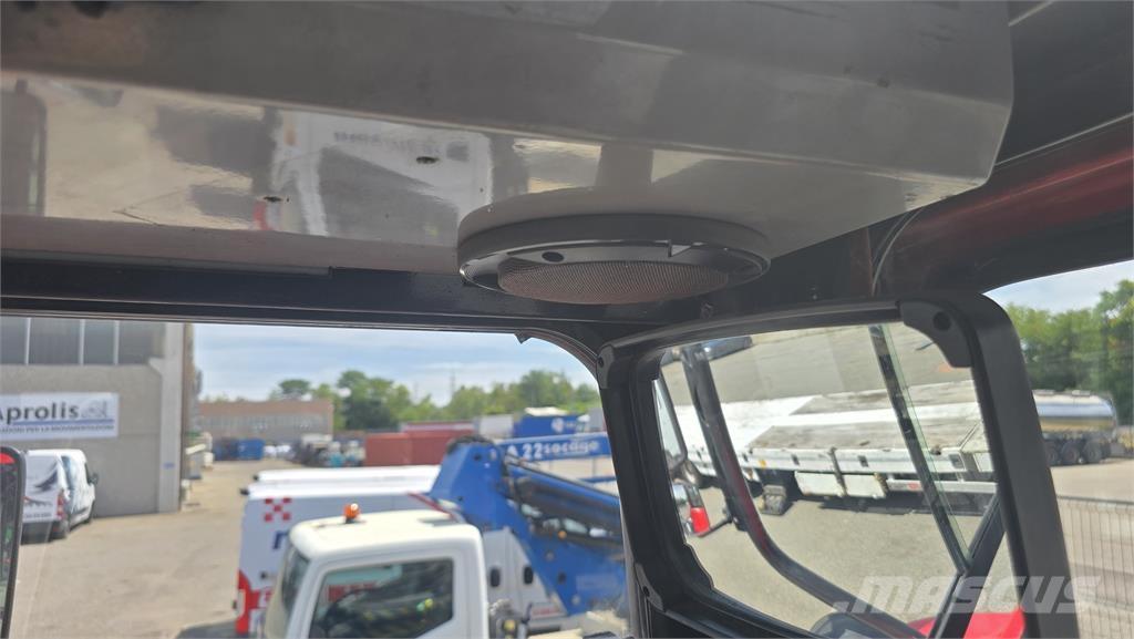 MOL YM225 Terminalni vlačilci