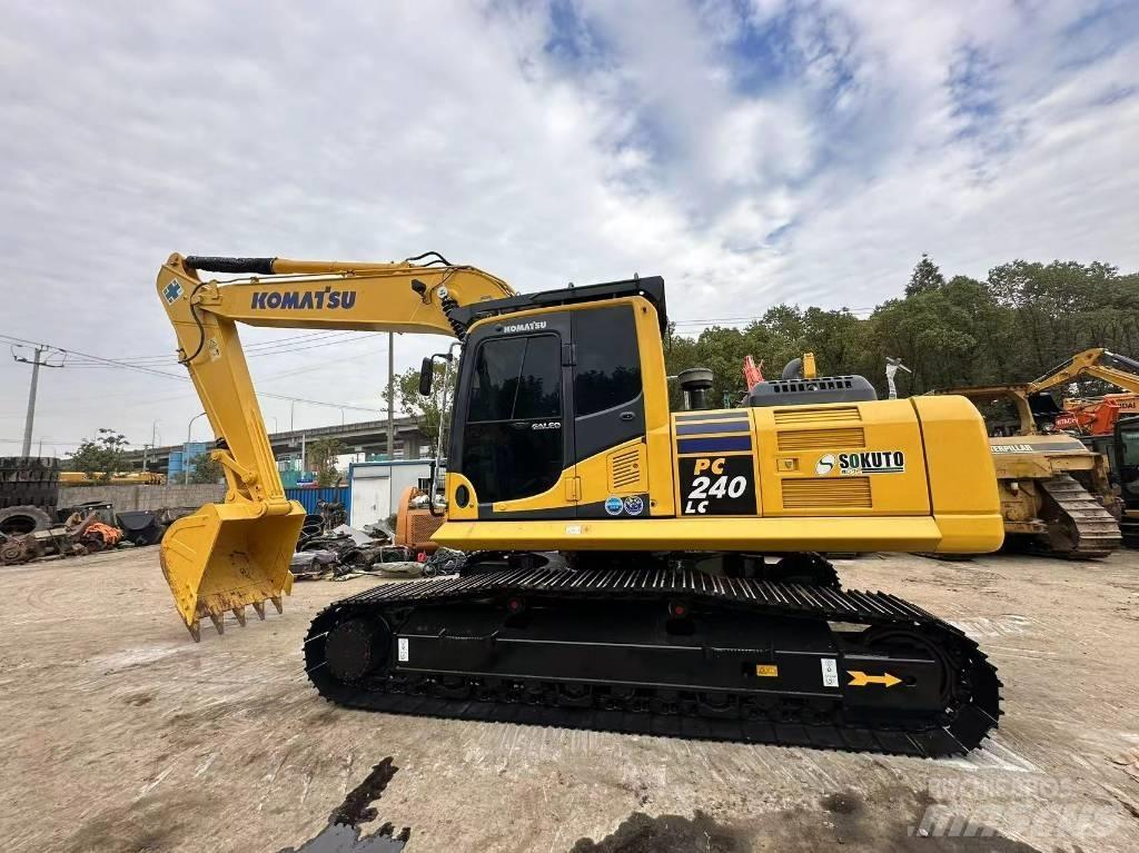 Komatsu PC 240 Bagri goseničarji