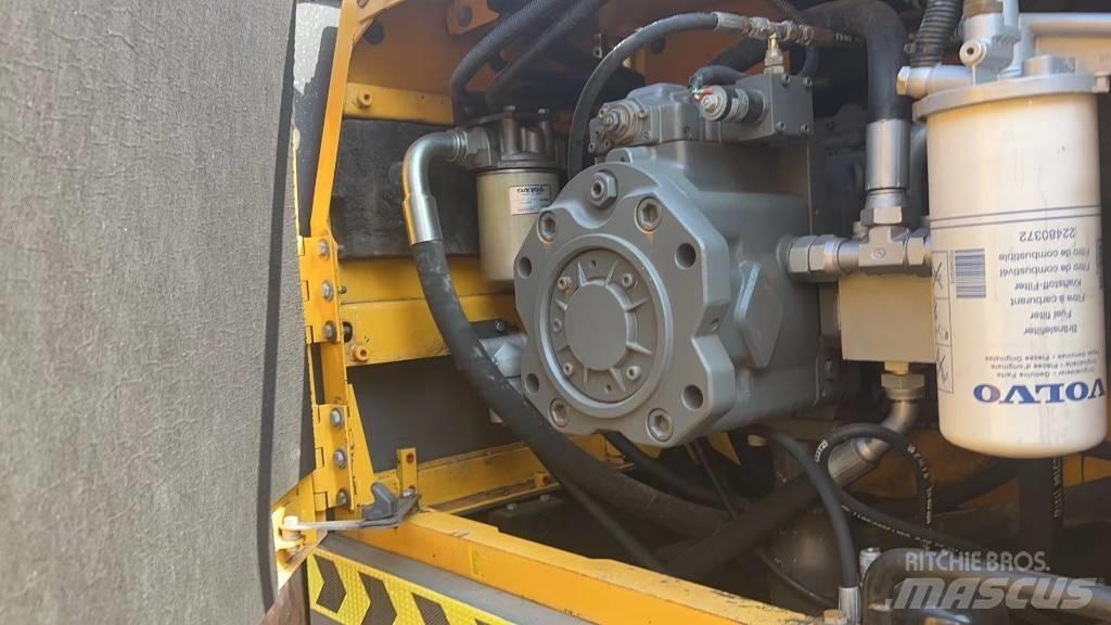Volvo EC 480 Bagri goseničarji