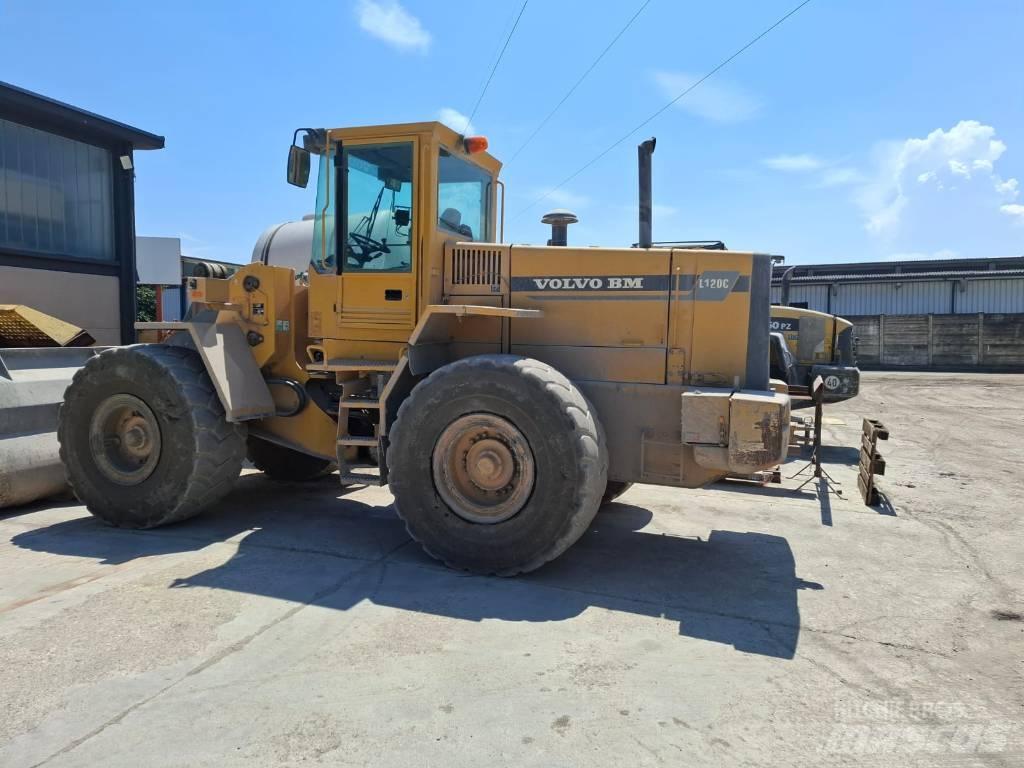 Volvo L 120 C Kolesni nakladalci