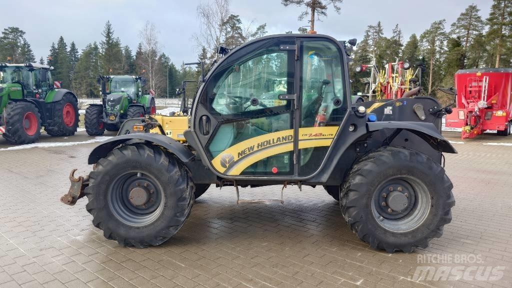 New Holland TH 7.42 Teleskopski viličarji