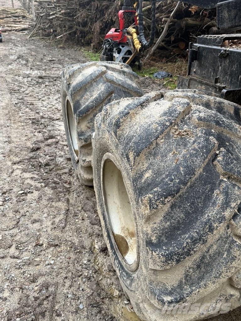 Komatsu 931 Harvesterji