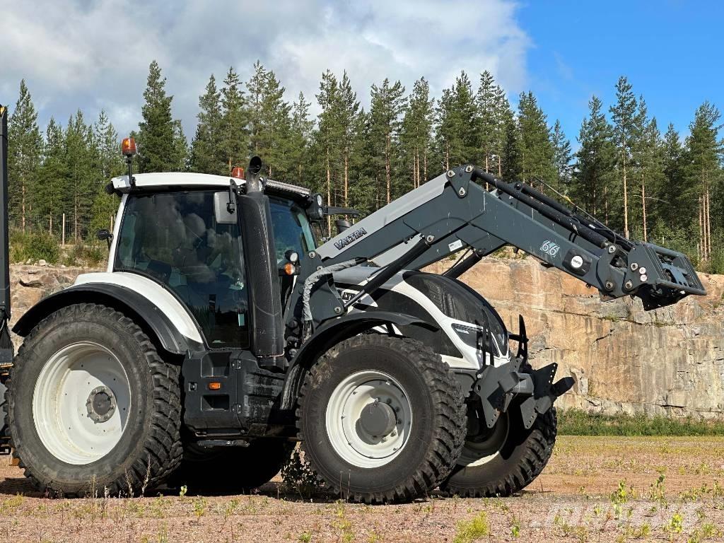 Valtra T 174 Traktorji