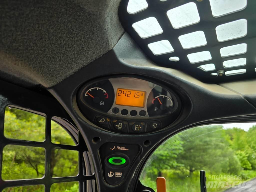 Baark T 770 Skid steer mini nakladalci