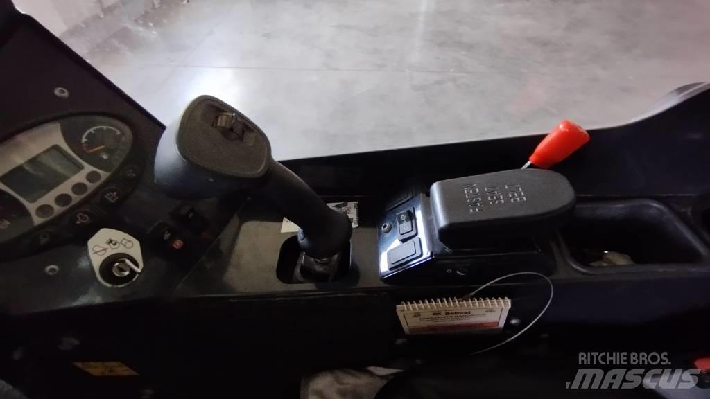 Bobcat L 23 Mini nakladalci