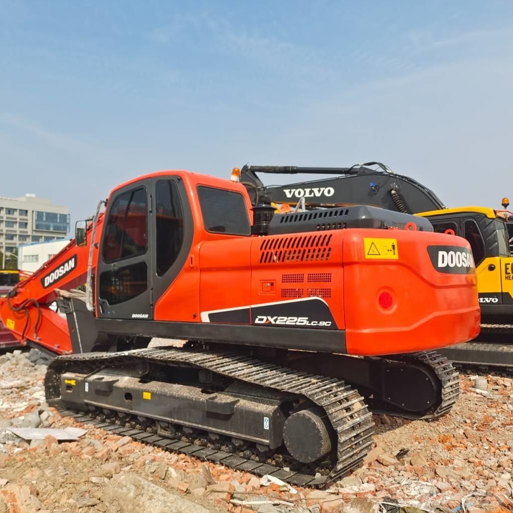 Doosan DX225LC-9C Bagri goseničarji