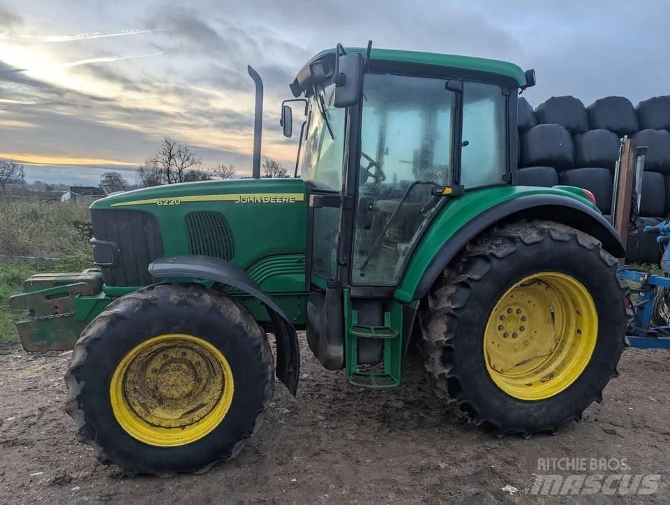 John Deere 6220 SE Traktorji