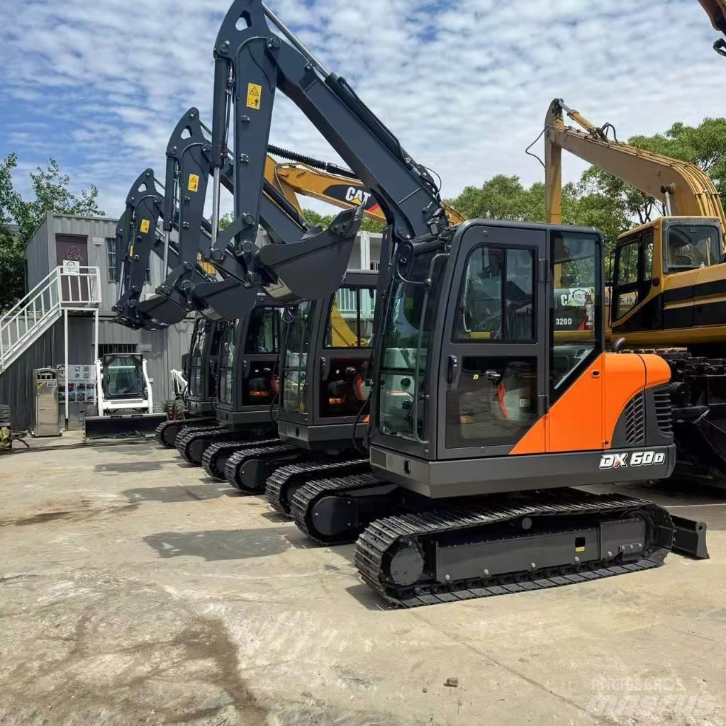 Doosan DX 60 Bagri goseničarji