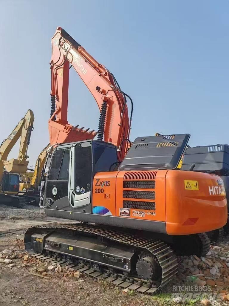 Hitachi 200-3 Bagri goseničarji