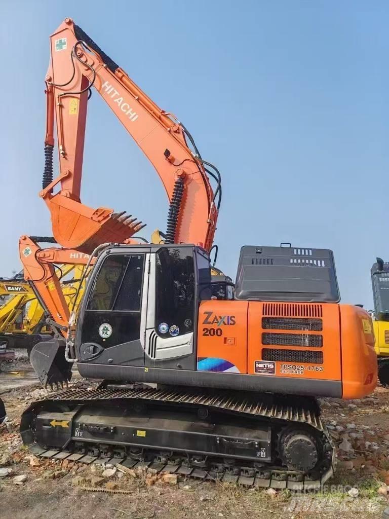 Hitachi 200-3 Bagri goseničarji