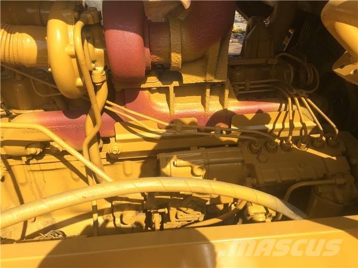 CAT D 6 D Buldožerji goseničarji
