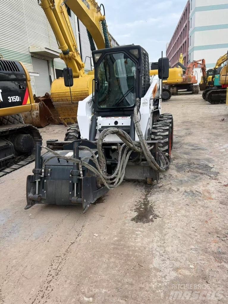 Bobcat S 220 Skid steer mini nakladalci