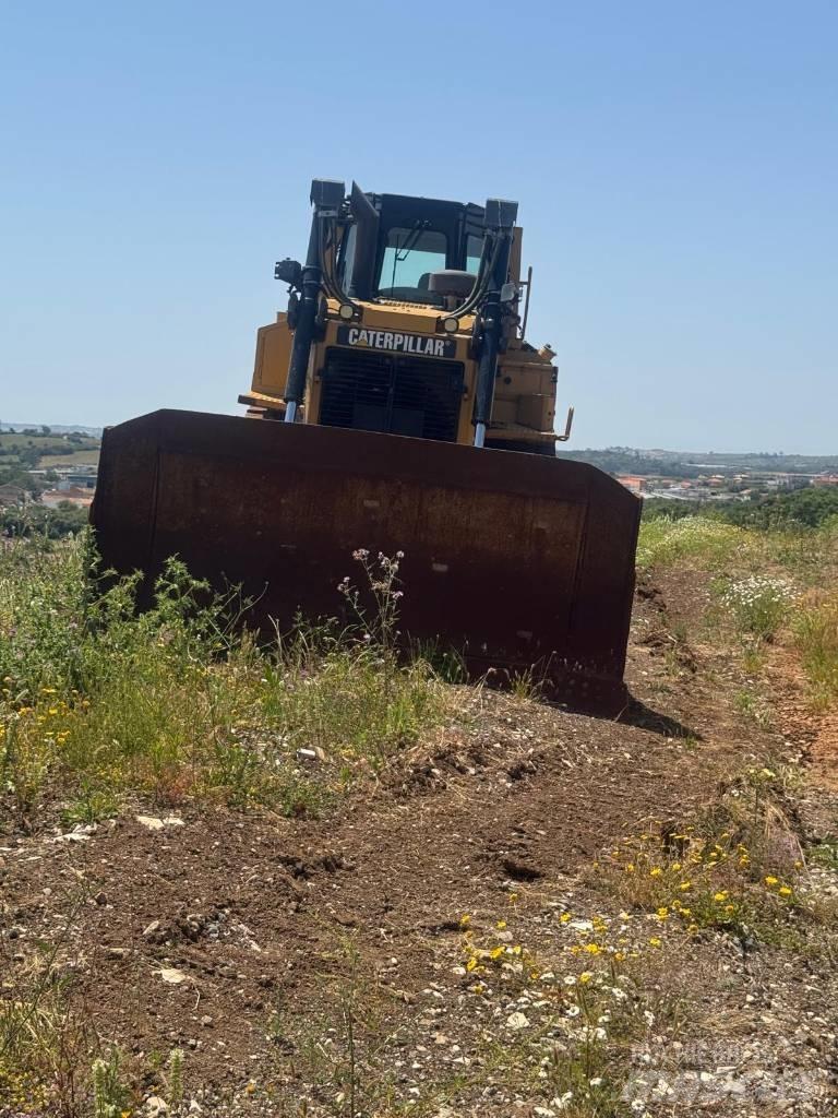 CAT D 6 T XL Buldožerji goseničarji
