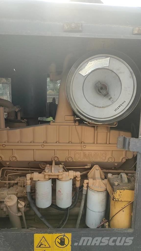 Shantui SD 32 Buldožerji goseničarji