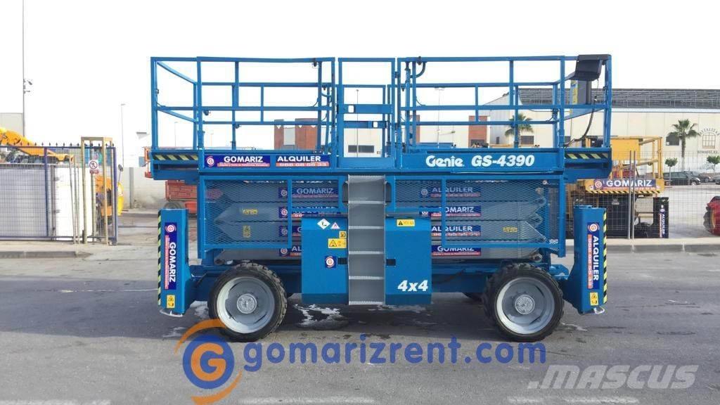 Genie GS 4390 Škarjaste dvižne ploščadi