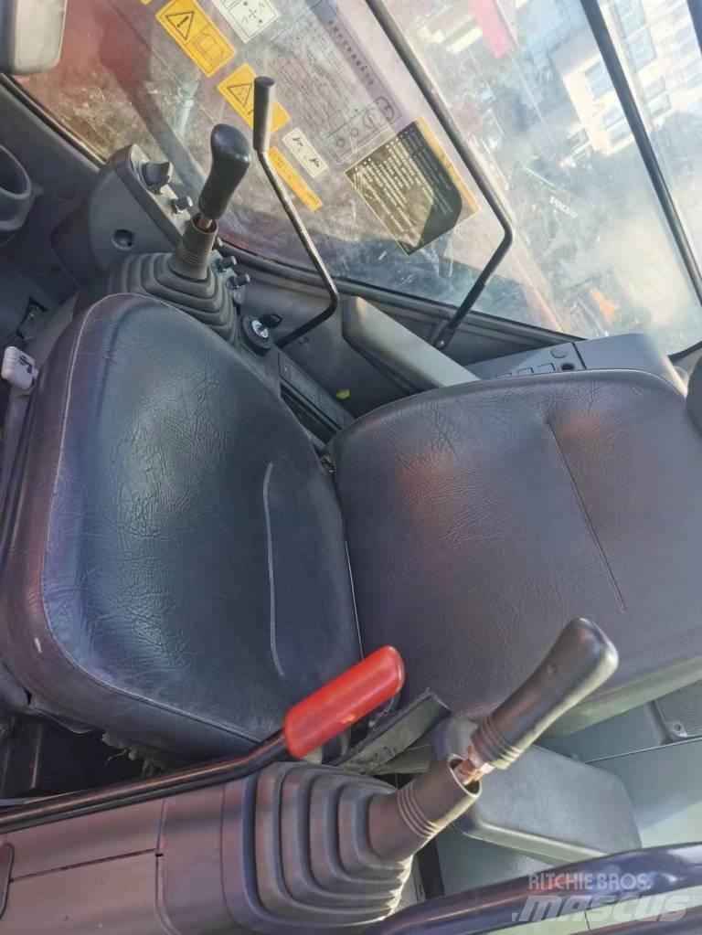 Hitachi ZX 65 Mini bagri <7t