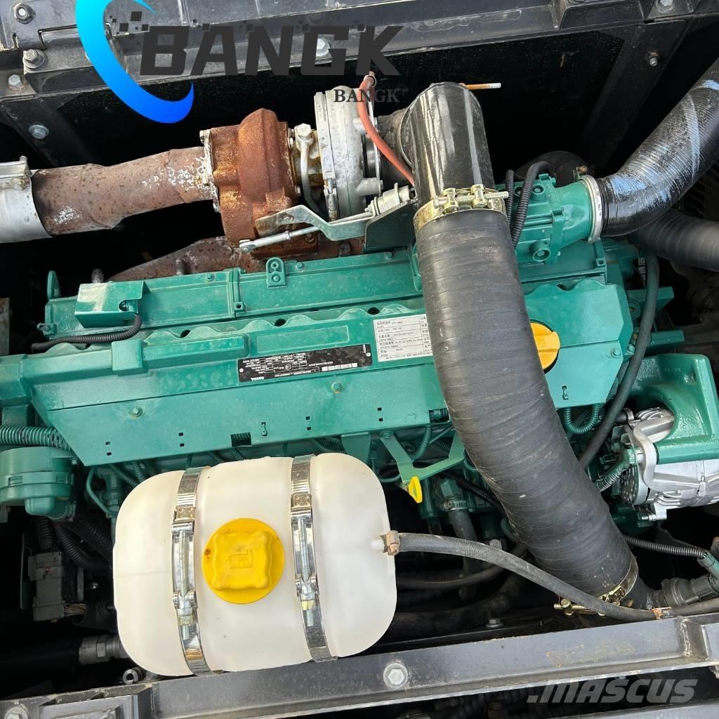 Volvo EC 240 Bagri goseničarji