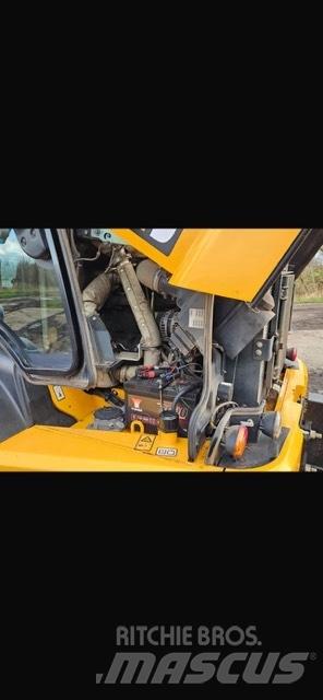 JCB TM 320 S Kmetijski teleskopski nakladalci