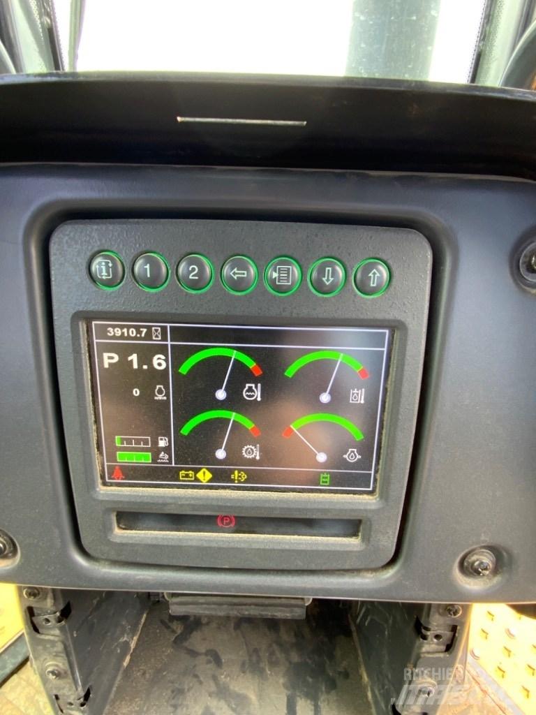 DEERE 750K Buldožerji goseničarji