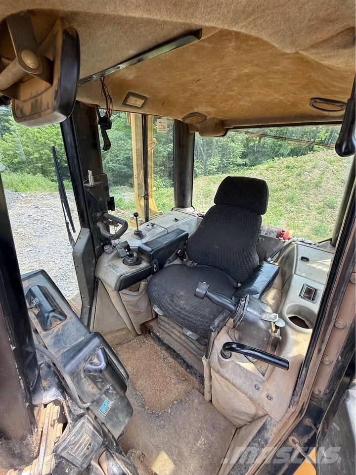 CAT D 6 N XL Buldožerji goseničarji