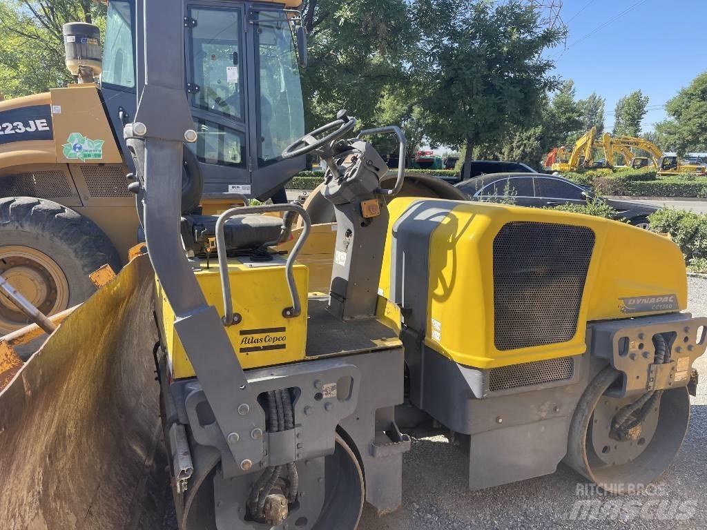 Dynapac CC 1250 Dvojni valjarji