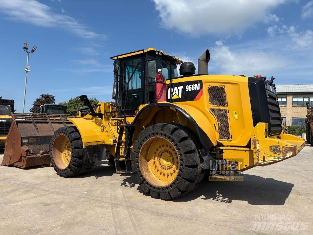 CAT 966 M Kolesni nakladalci