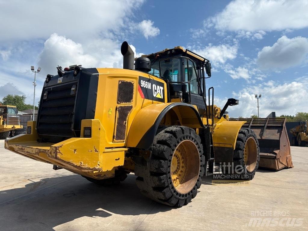 CAT 966 M Kolesni nakladalci
