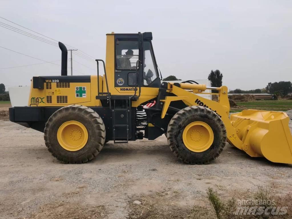 Komatsu WA 320-5 Kolesni nakladalci