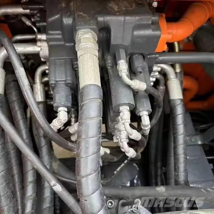 Doosan DX 300 LC Bagri goseničarji
