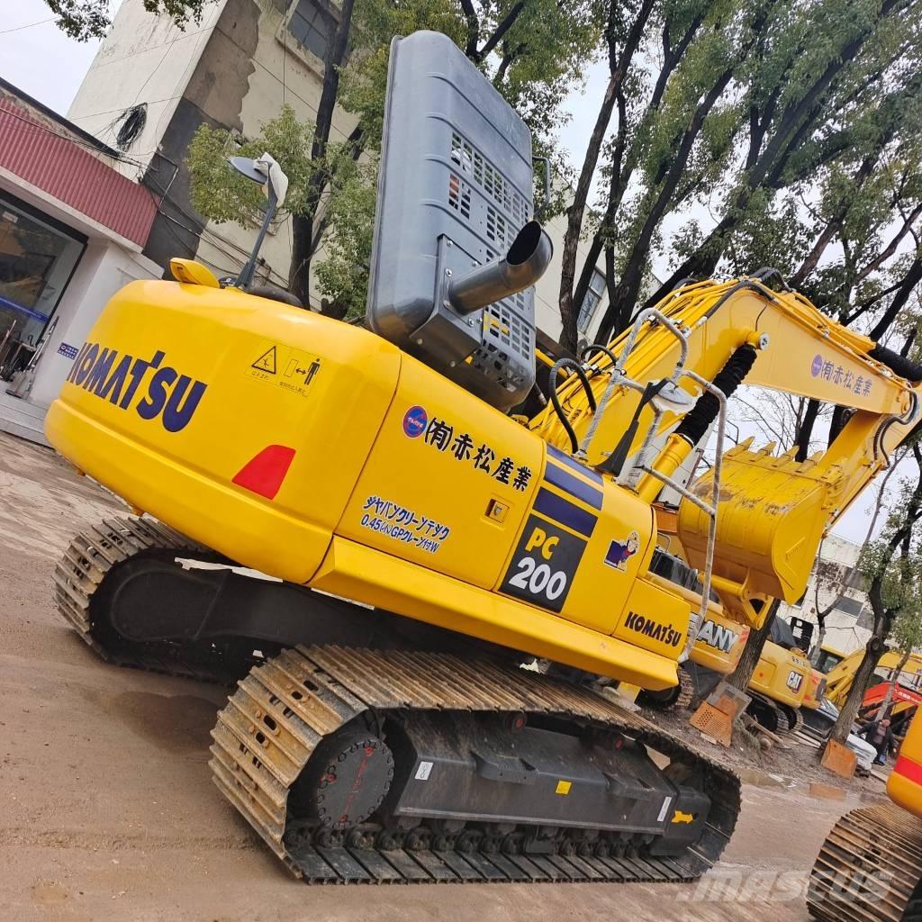 Komatsu PC 200 Bagri goseničarji