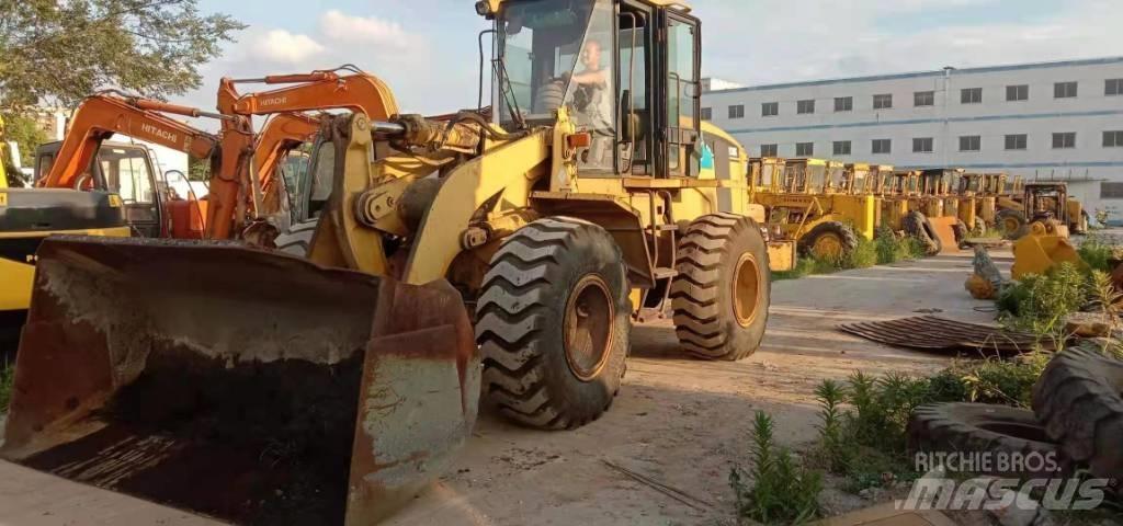 CAT 938 G Kolesni nakladalci