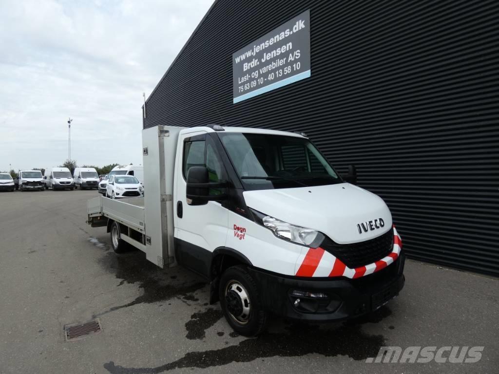 Iveco 50C 18 Tovornjaki s kesonom/platojem