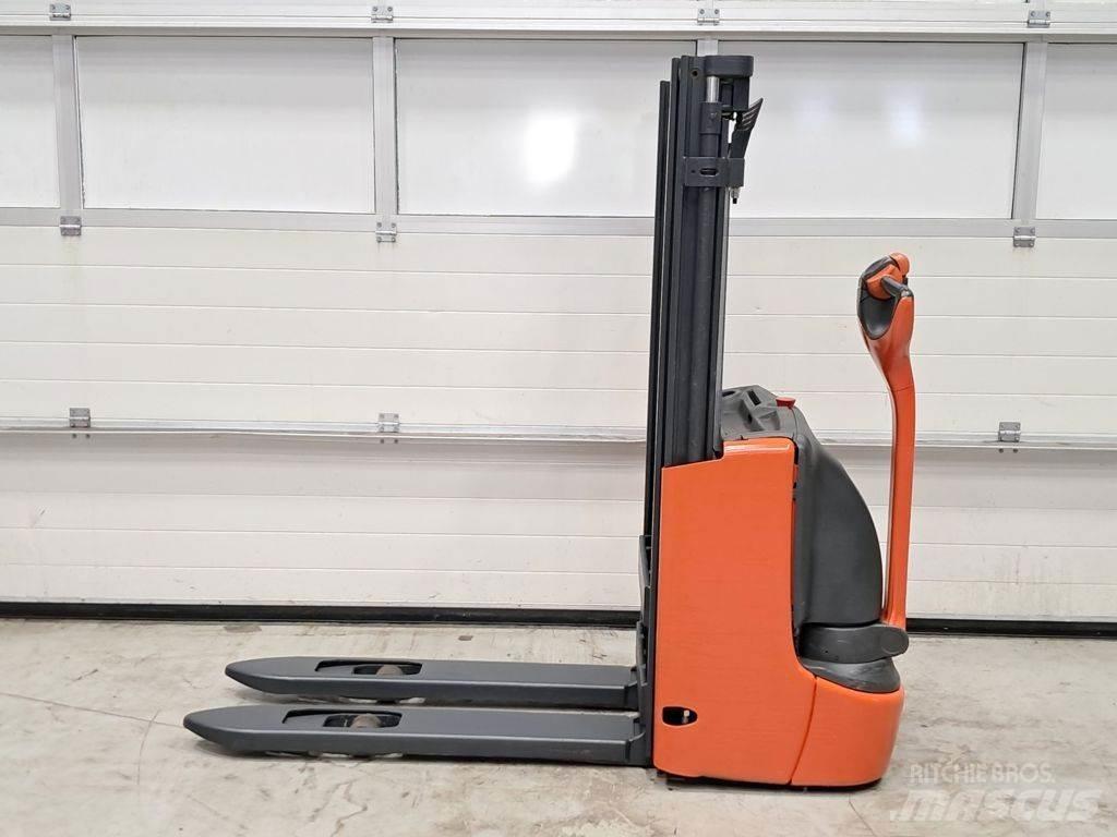 Linde L10B Ročni električni viličar