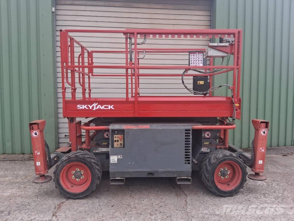 SkyJack SJ 6826 RT Škarjaste dvižne ploščadi